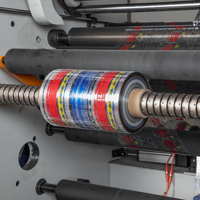 Máquina cortadora y rebobinadora de película con control PLC 2022 en 400 m/min