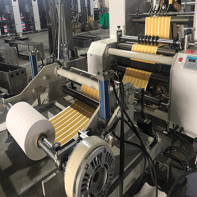 Cortadora rebobinadora de control PLC de alta velocidad horizontal para película plástica